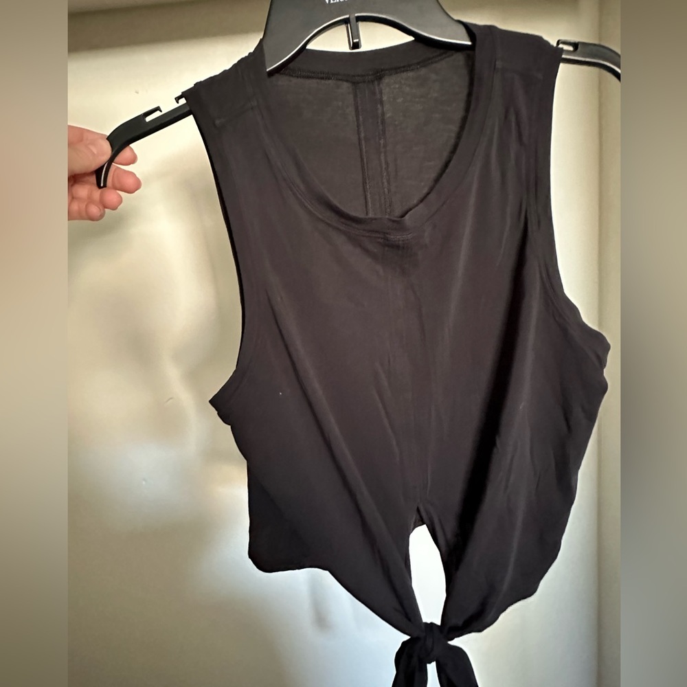 Lululemon crop top